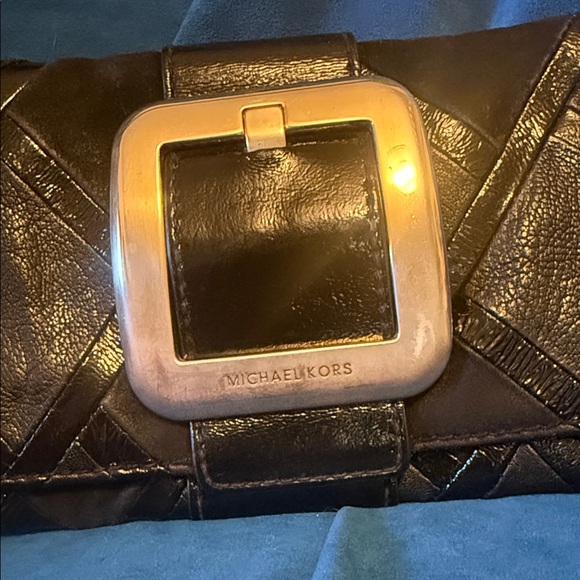 Michael Kors Black Leather Clutch with silver Buckle. Large, has some weight - Picture 3 of 7